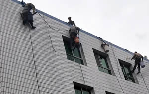 青岛蜘蛛人外墙清洗